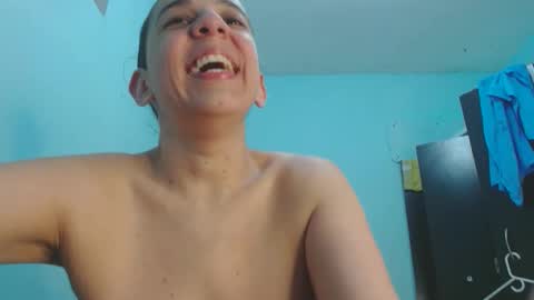 Snapshot of colombiana_latin chatting on 10-15-25, 12:44 Colombian Hot online show from 10-15-25, 12:44