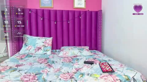 Snapshot of colombiancoffee_ chatting on 11-16-25, 12:44 Lauren online show from 11-16-25, 12:44