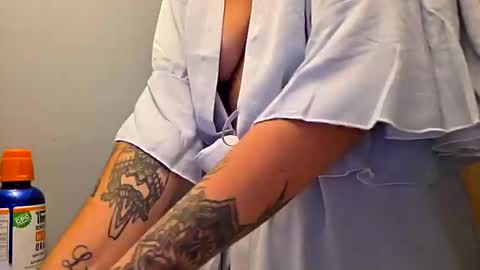 Snapshot of colormewild chatting on 10-22-25, 07:19 colormewild online show from 10-22-25, 07:19