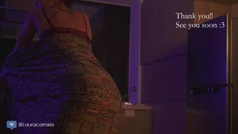 Snapshot of colouristic chatting on 12-04-24, 03:15 Laura online show from 12-04-24, 03:15