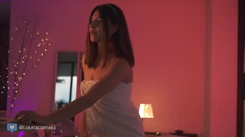 Snapshot of colouristic chatting on 01-19-25, 11:00 Laura online show from 01-19-25, 11:00