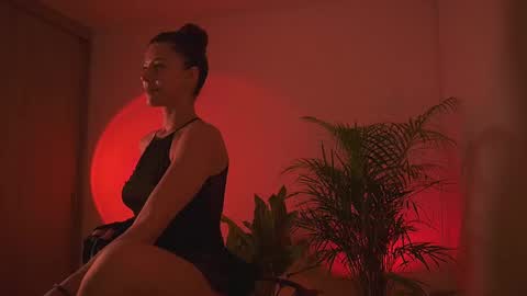 Snapshot of colouristic chatting on 03-02-25, 12:09 Laura online show from 03-02-25, 12:09