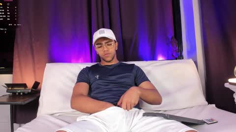 Snapshot of colstorw_ chatting on 11-24-25, 11:32 colstorw_ online show from 11-24-25, 11:32