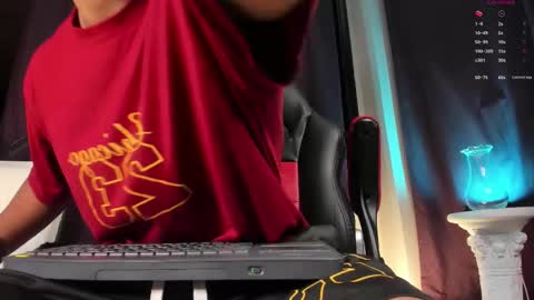 Snapshot of colstorw_ chatting on 11-28-25, 10:18 colstorw_ online show from 11-28-25, 10:18