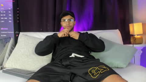 Snapshot of colstorw_ chatting on 12-15-25, 10:19 colstorw_ online show from 12-15-25, 10:19