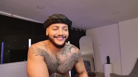 Snapshot of colton_mars chatting on 10-17-25, 02:04 Jhoan online show from 10-17-25, 02:04