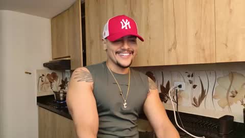 Snapshot of colton_mars chatting on 11-20-25, 05:51 Jhoan online show from 11-20-25, 05:51