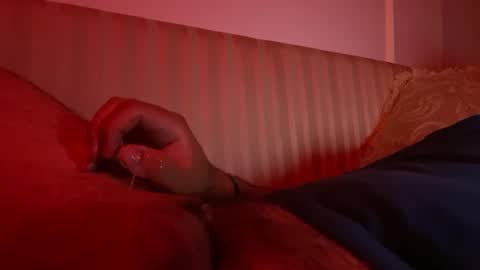 Snapshot of cometemipito chatting on 09-12-25, 04:40 Chris online show from 09-12-25, 04:40