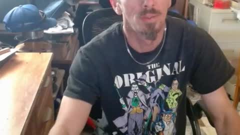 Snapshot of comic_king27 chatting on 02-21-25, 09:22 Nelson or ComicKing and sometime Peachy143 online show from 02-21-25, 09:22