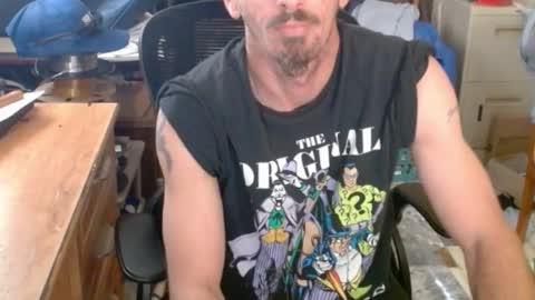 Snapshot of comic_king27 chatting on 02-22-25, 06:52 Nelson or ComicKing and sometime Peachy143 online show from 02-22-25, 06:52