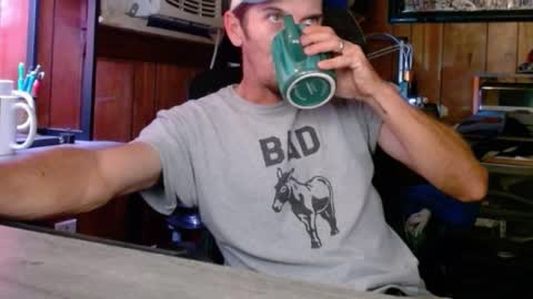 Snapshot of comic_king27 chatting on 10-04-25, 11:36 Nelson or ComicKing and sometime Peachy143 online show from 10-04-25, 11:36