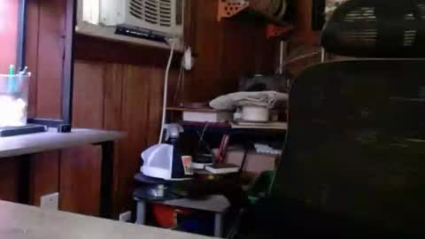 Snapshot of comic_king27 chatting on 10-06-25, 10:18 Nelson or ComicKing and sometime Peachy143 online show from 10-06-25, 10:18