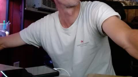 Snapshot of comic_king27 chatting on 10-08-25, 11:46 Nelson or ComicKing and sometime Peachy143 online show from 10-08-25, 11:46