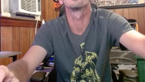 Snapshot of comic_king27 chatting on 10-18-25, 12:13 Nelson or ComicKing and sometime Peachy143 online show from 10-18-25, 12:13