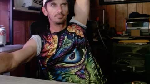 Snapshot of comic_king27 chatting on 10-20-25, 01:17 Nelson or ComicKing and sometime Peachy143 online show from 10-20-25, 01:17