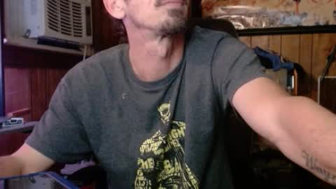 Snapshot of comic_king27 chatting on 11-26-25, 01:17 Nelson or ComicKing and sometime Peachy143 online show from 11-26-25, 01:17