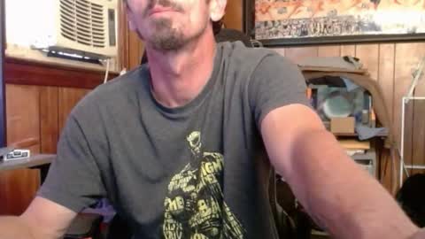 Snapshot of comic_king27 chatting on 11-26-25, 08:32 Nelson or ComicKing and sometime Peachy143 online show from 11-26-25, 08:32