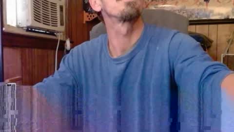 Snapshot of comic_king27 chatting on 11-28-25, 09:28 Nelson or ComicKing and sometime Peachy143 online show from 11-28-25, 09:28