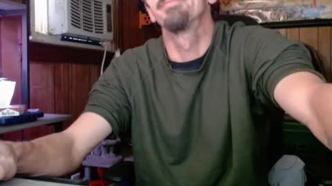 Snapshot of comic_king27 chatting on 12-02-25, 02:01 Nelson or ComicKing and sometime Peachy143 online show from 12-02-25, 02:01