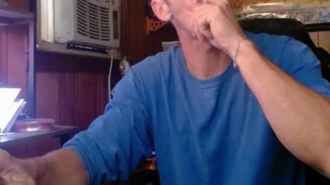 Snapshot of comic_king27 chatting on 04-06-26, 11:27 Nelson or ComicKing and sometime Peachy143 online show from 04-06-26, 11:27