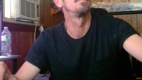 Snapshot of comic_king27 chatting on 05-03-26, 01:39 Nelson or ComicKing and sometime Peachy143 online show from 05-03-26, 01:39