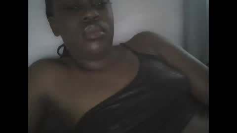 Snapshot of comicalcara chatting on 01-19-25, 07:46 Cara online show from 01-19-25, 07:46