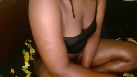 Snapshot of comicalcara chatting on 09-29-25, 09:14 Cara online show from 09-29-25, 09:14