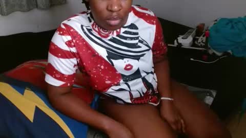 Snapshot of comicalcara chatting on 11-14-25, 05:33 Cara online show from 11-14-25, 05:33