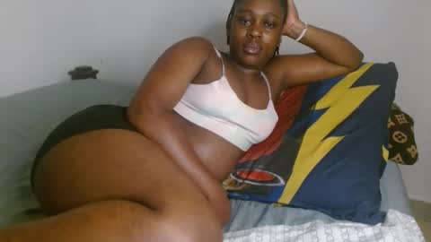 Snapshot of comicalcara chatting on 12-14-25, 11:42 Cara online show from 12-14-25, 11:42