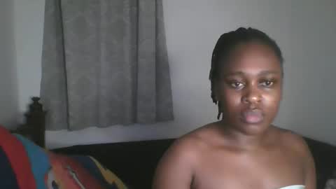 Snapshot of comicalcara chatting on 12-20-25, 06:59 Cara online show from 12-20-25, 06:59