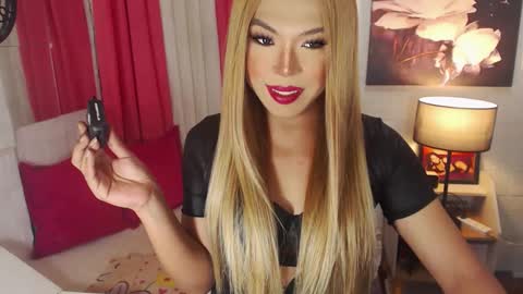 Snapshot of commanderofsexx chatting on 01-04-25, 01:10 QUEEN SABRINA online show from 01-04-25, 01:10