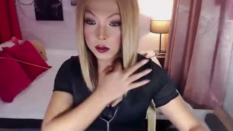 Snapshot of commanderofsexx chatting on 06-09-26, 05:08 QUEEN SABRINA online show from 06-09-26, 05:08