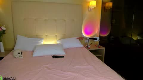 Snapshot of completee_fool chatting on 10-22-25, 01:17 completee_fool online show from 10-22-25, 01:17