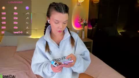 Snapshot of completee_fool chatting on 11-15-25, 01:03 completee_fool online show from 11-15-25, 01:03