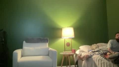 Snapshot of concentralized chatting on 11-24-25, 06:35 Matt online show from 11-24-25, 06:35