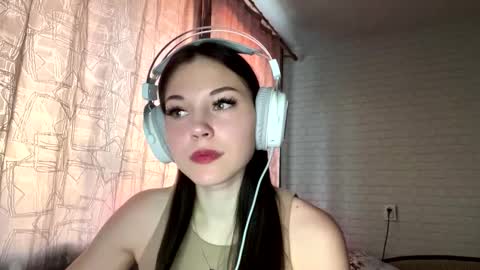 Snapshot of conchitaderricott chatting on 10-06-25, 01:08 Bella online show from 10-06-25, 01:08