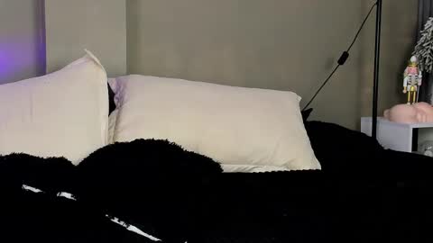 conielaurenth online show from 12-23-24, 05:06