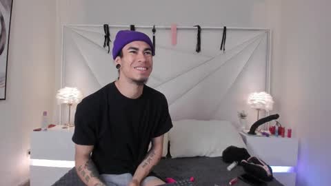 Snapshot of conjuring_ chatting on 11-18-25, 03:12 conjuring_ online show from 11-18-25, 03:12