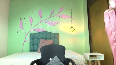 C O N N I E online show from 02-14-25, 03:05