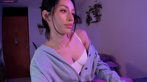 Snapshot of connie_deep chatting on 01-07-25, 10:32 connie    online show from 01-07-25, 10:32