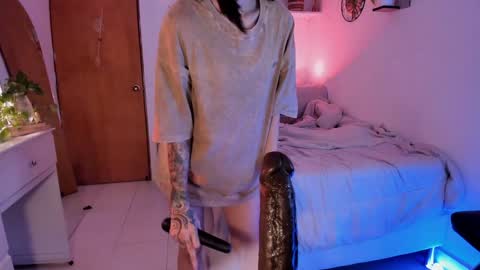 Snapshot of connie_deep chatting on 01-19-25, 01:22 connie    online show from 01-19-25, 01:22