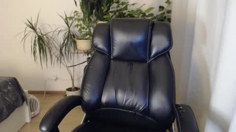 Snapshot of conor_and_chester chatting on 10-19-25, 06:30 Conor and Chester online show from 10-19-25, 06:30