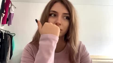 Amelia online show from 02-19-26, 12:34