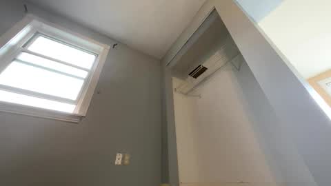 Snapshot of constructionmike1 chatting on 10-29-25, 05:25 constructionmike1 online show from 10-29-25, 05:25