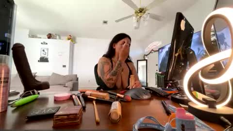 controllercutie online show from 12-20-25, 05:20