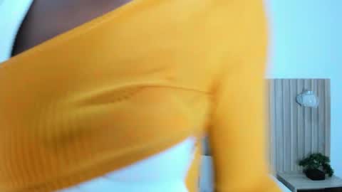 C O R A  L online show from 12-04-25, 02:21