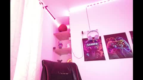 Snapshot of coral_davis chatting on 03-02-25, 05:04 Coral online show from 03-02-25, 05:04