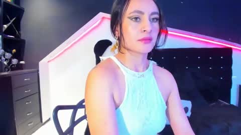 Coral  online show from 02-06-25, 01:10