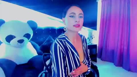 Coral  online show from 02-08-25, 04:25