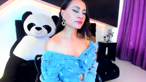 Coral  online show from 02-12-25, 06:51